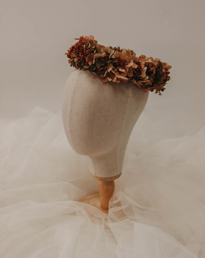 corona niña flores hortensia preservadas