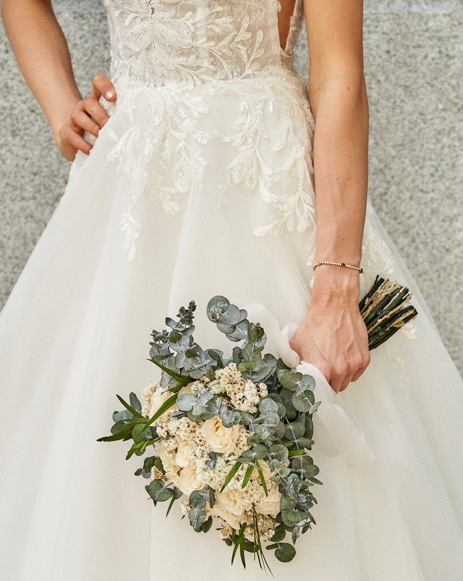 ramo novia eucalipto y rosas