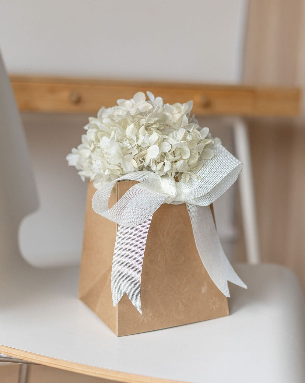 Centro hortensia preservada blanca