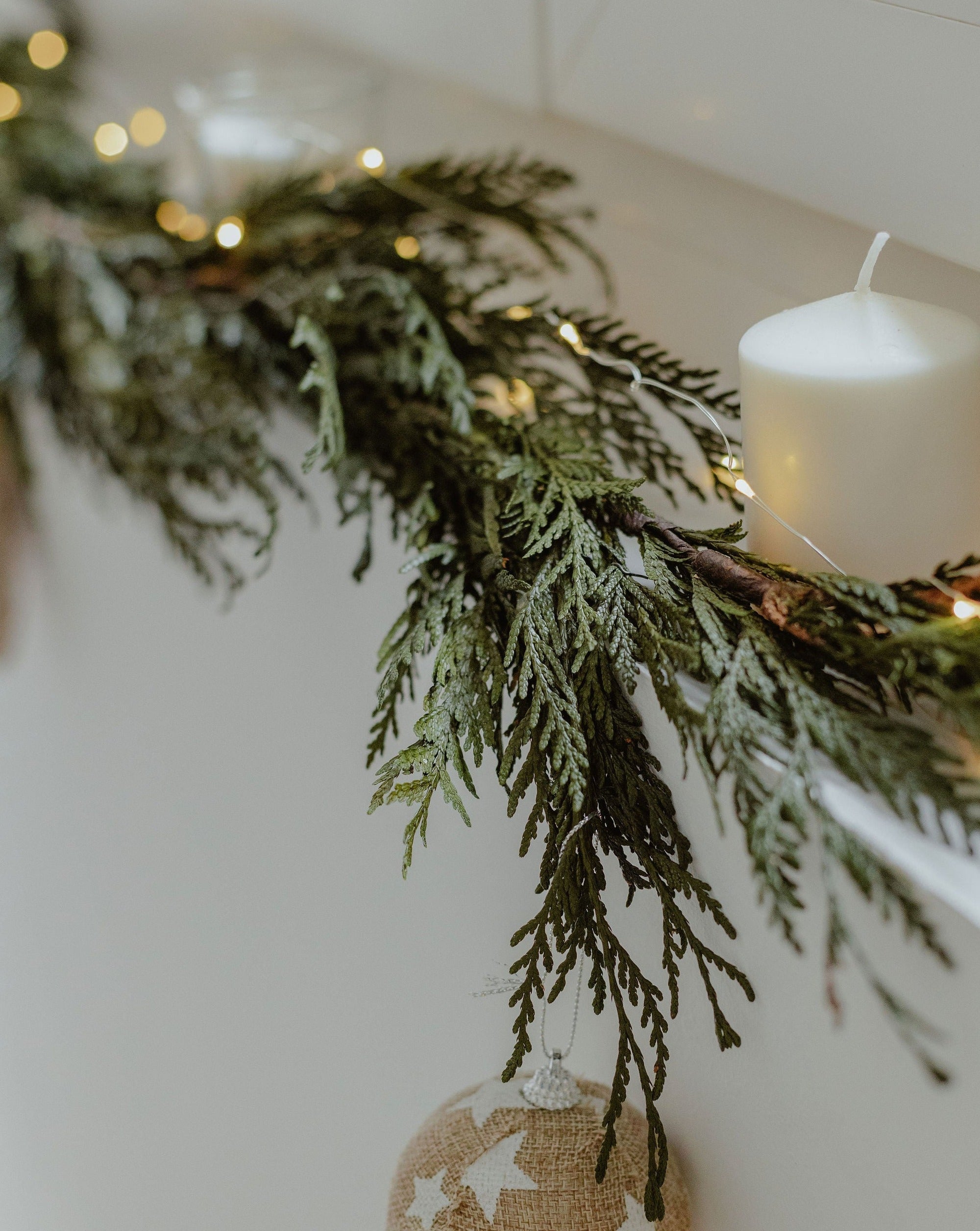 guirnalda tuya decoracion navidad flores preservadas