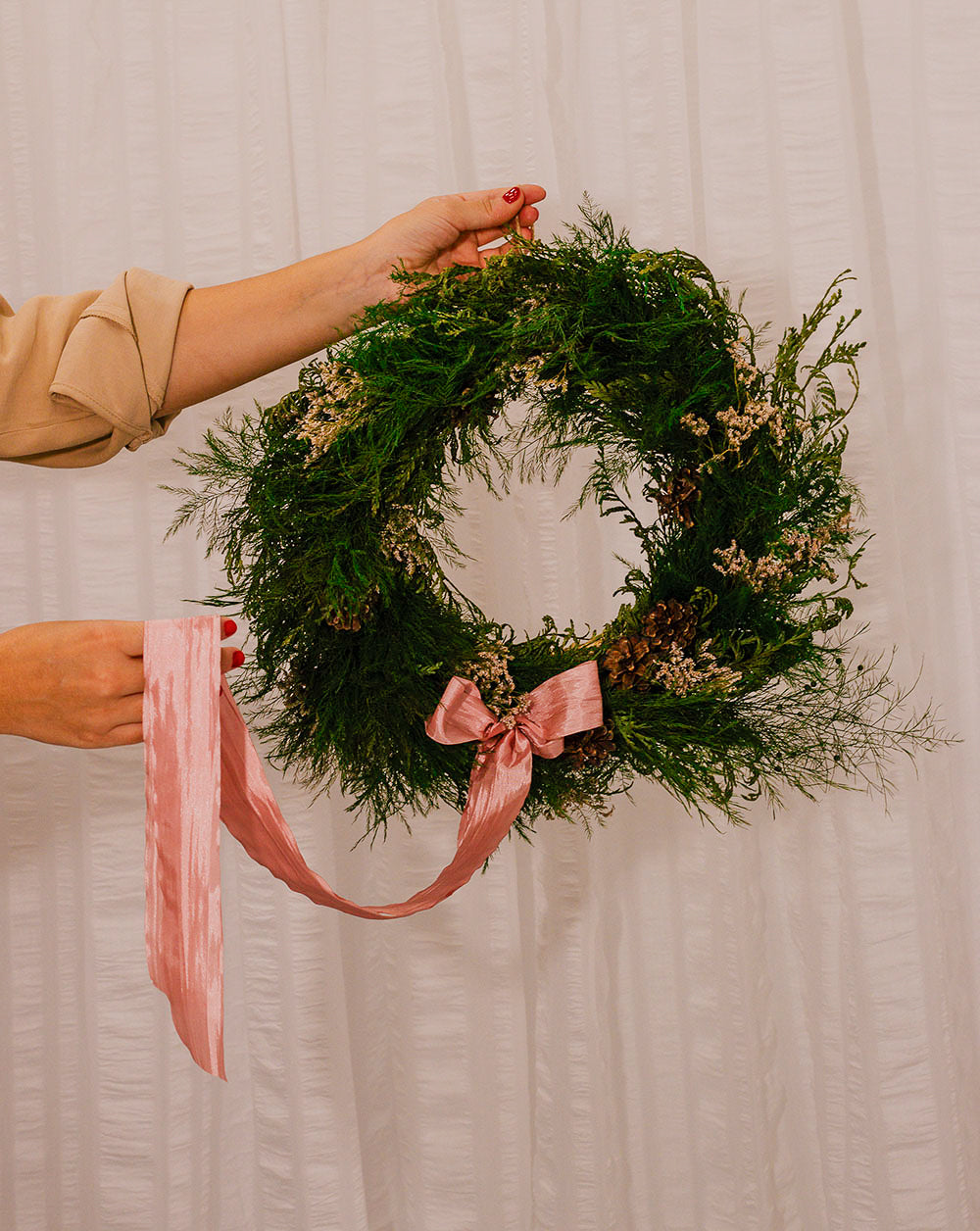 navideña corona flores