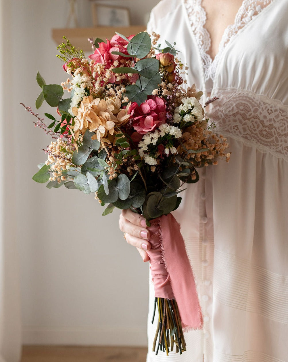 Ramo de novia rosa hortensia y paniculata