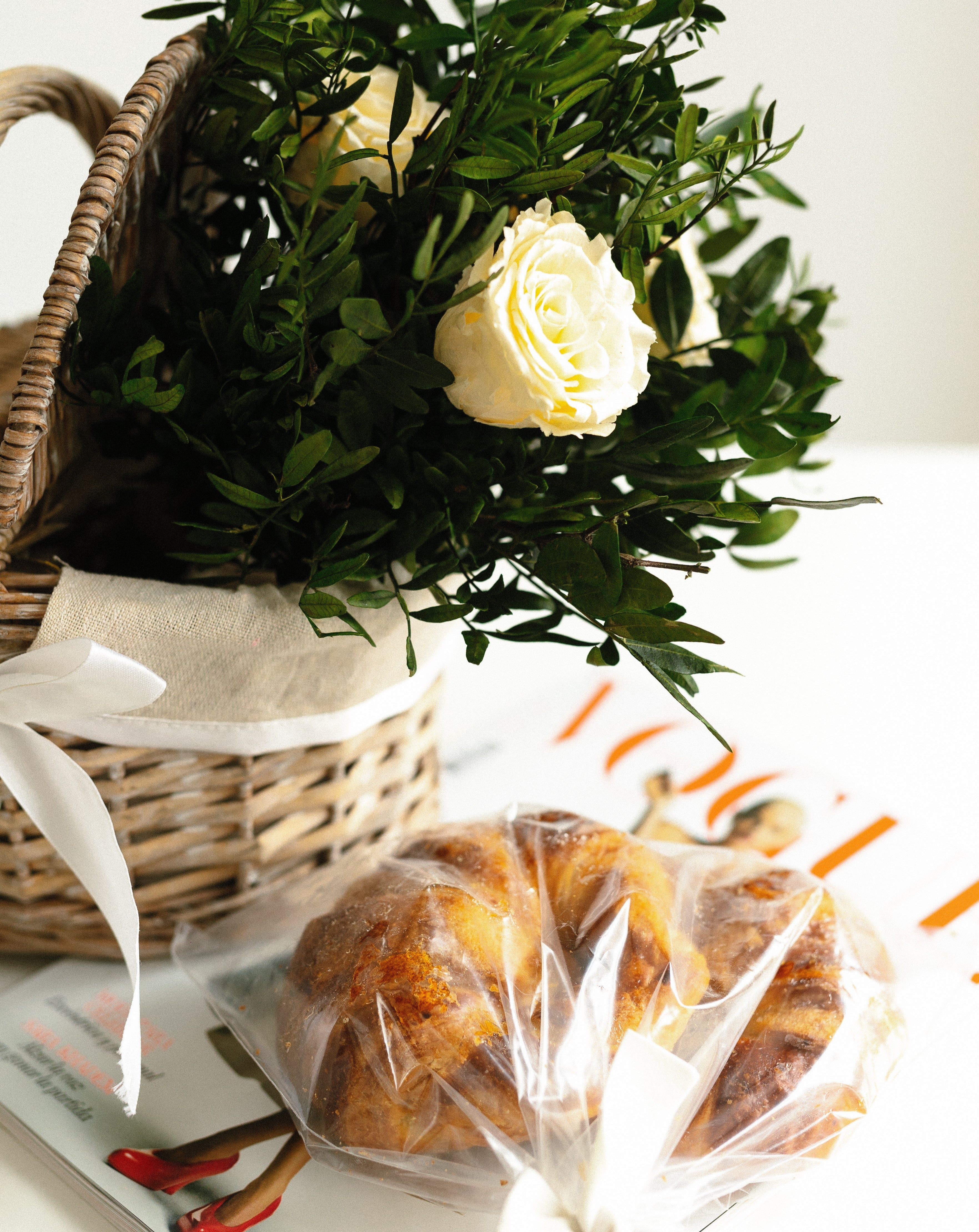 vogue y croassant regalo