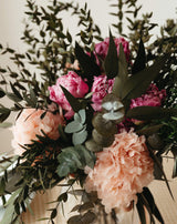 flores hortensias y peonías