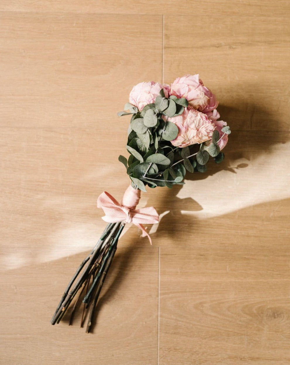 ramo peonías rosas preservadas