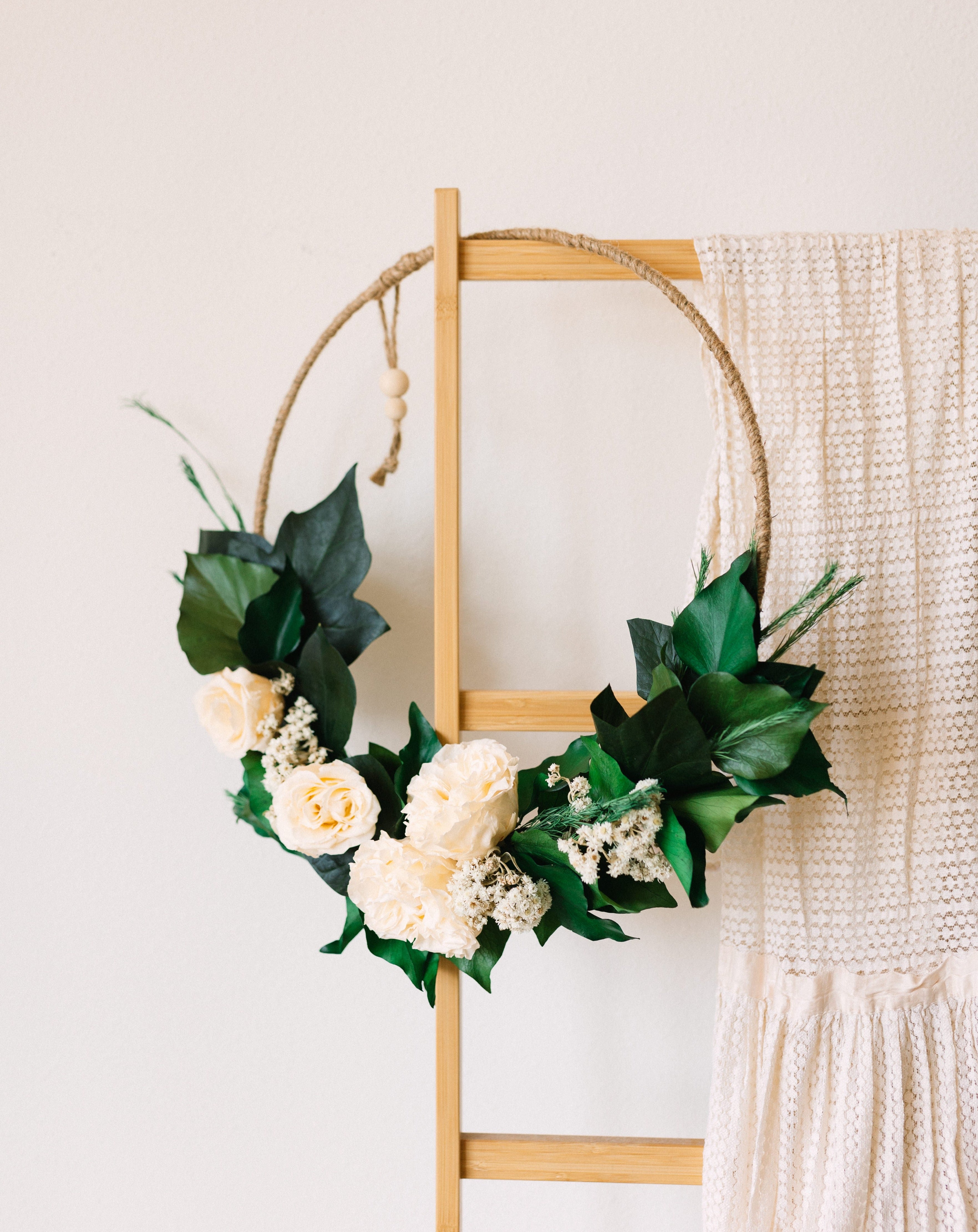 ramo bouquet hoop