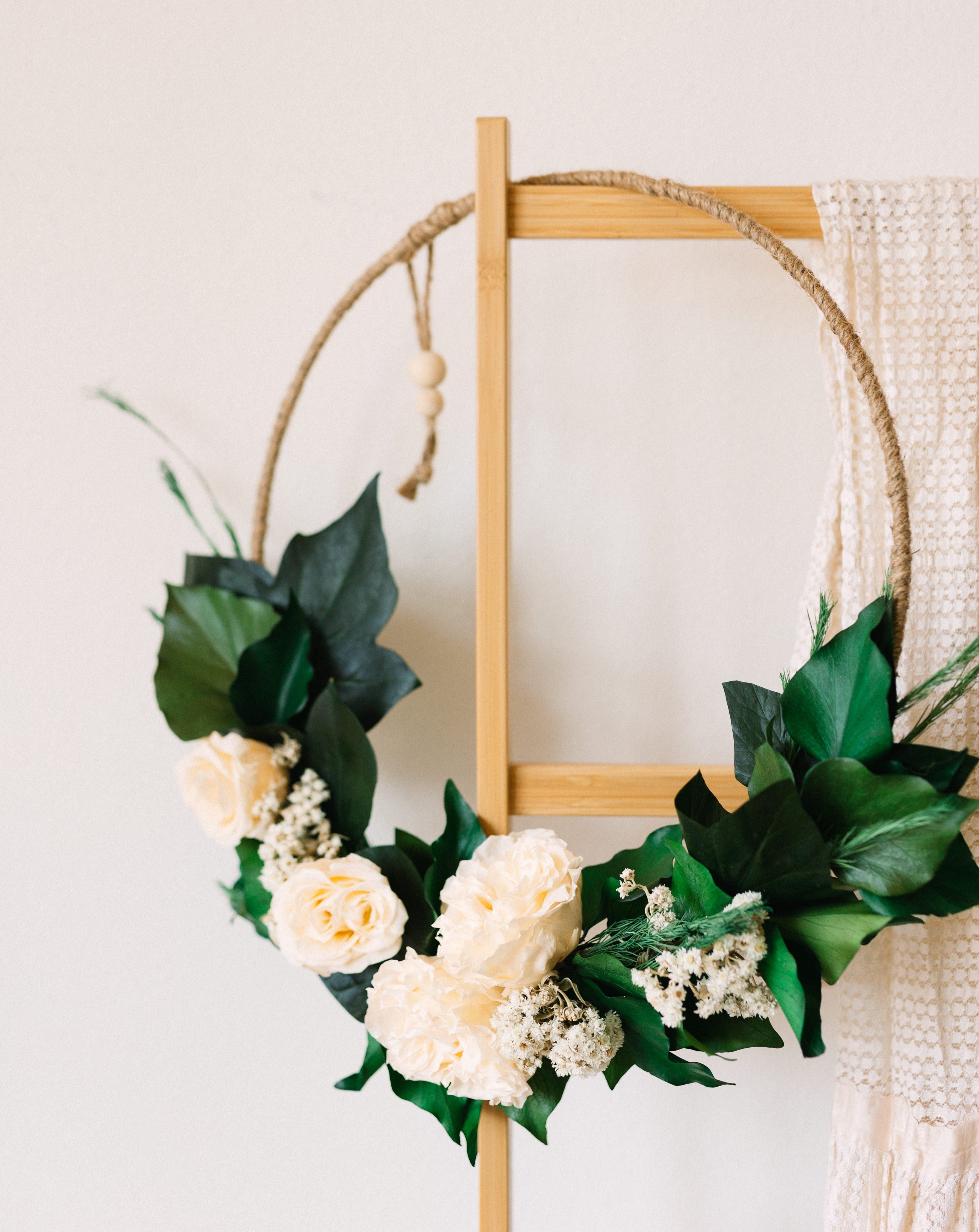 Hoop bouquet rosas jardín