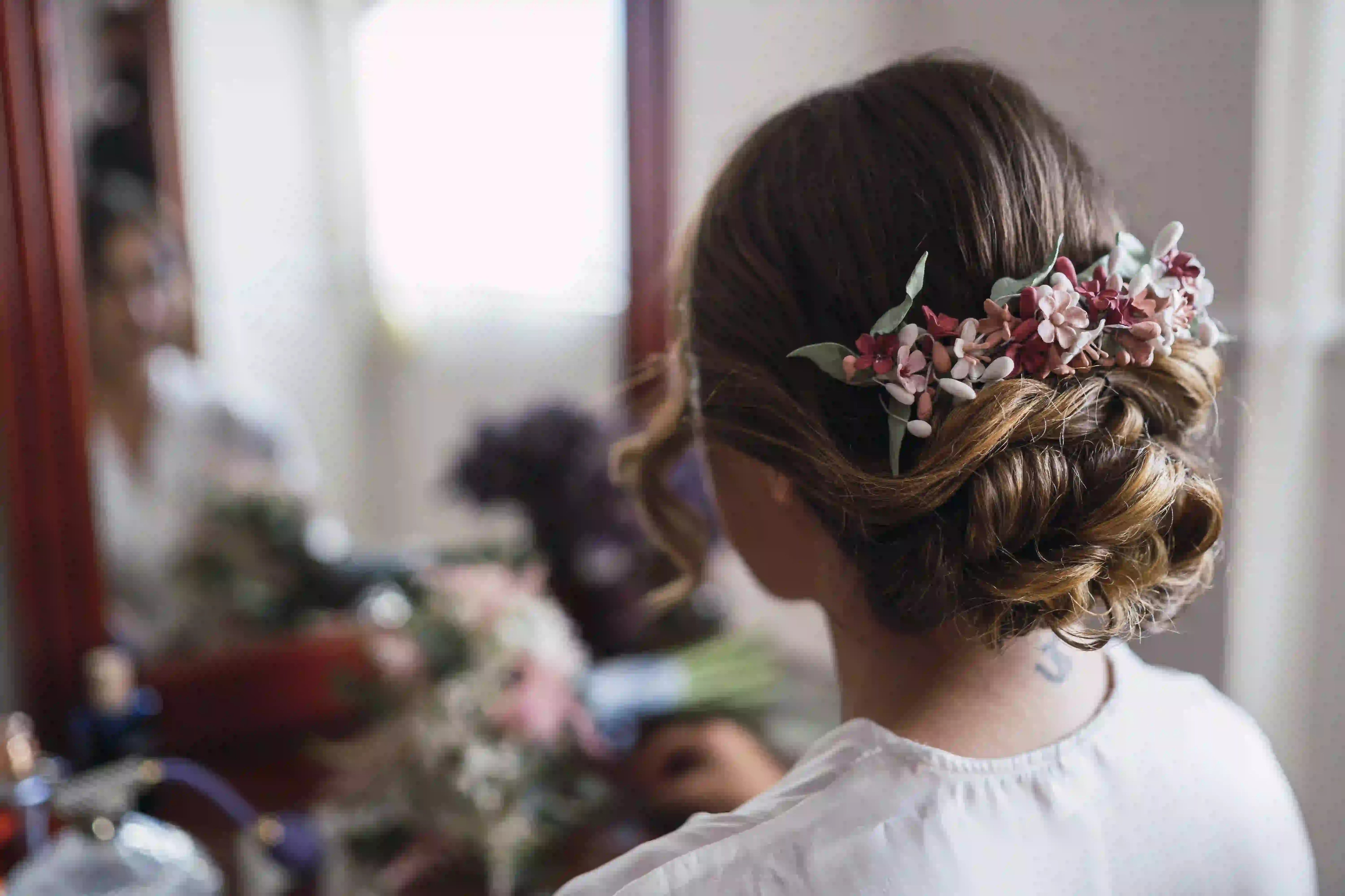 Peinado de boda con flores