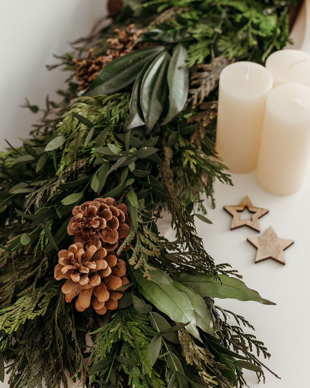 guirnalda navidad tuya eucalipto flores preservadas decoracion