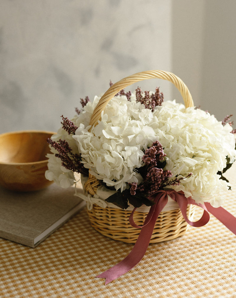 cesta floral hortensias