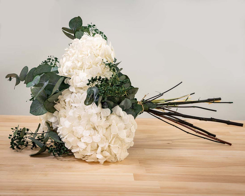 ramo decoración hortensias blancas